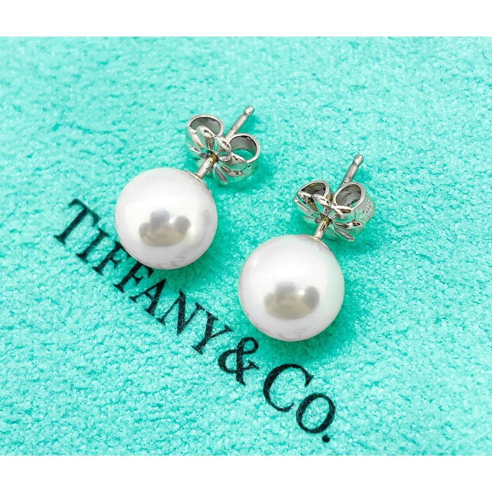 Tiffany & Co. Ziegfeld 8mm Freshwater Pearl Stud Earrings in Sterling Silver - Picture 16 of 16